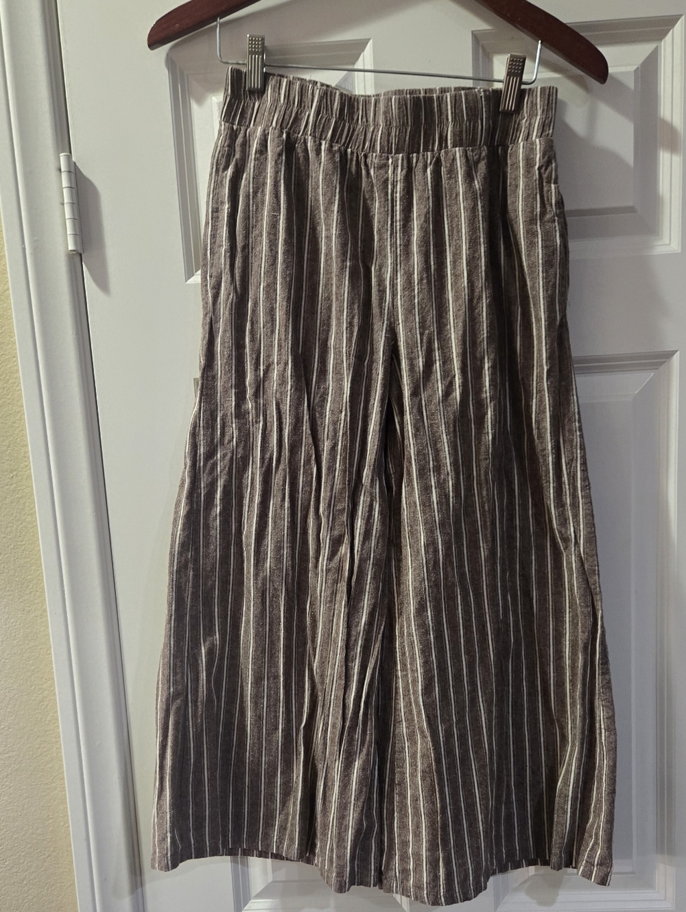 100% Cotton Striped Wide-Leg Lounge Pants in Brown and White - Picture 2 of 3